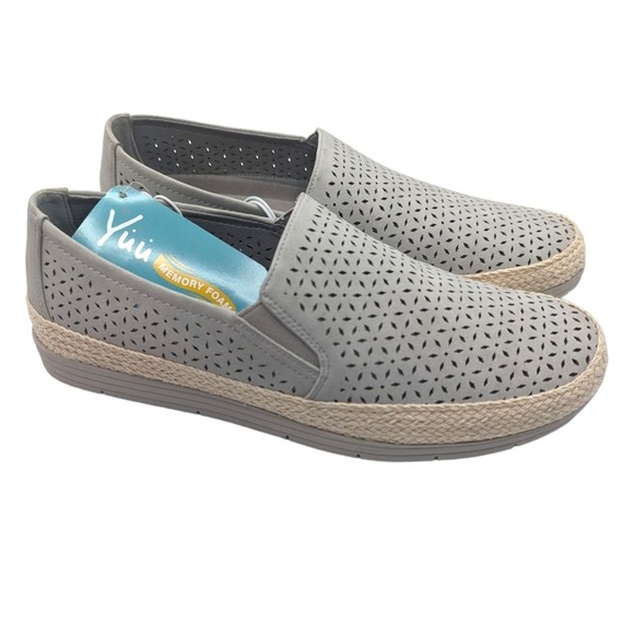Yuu Womens Lacey Slip-On Light Gray Shoes Size 10 New Tags Memory Foam Loafers - Picture 1 of 6